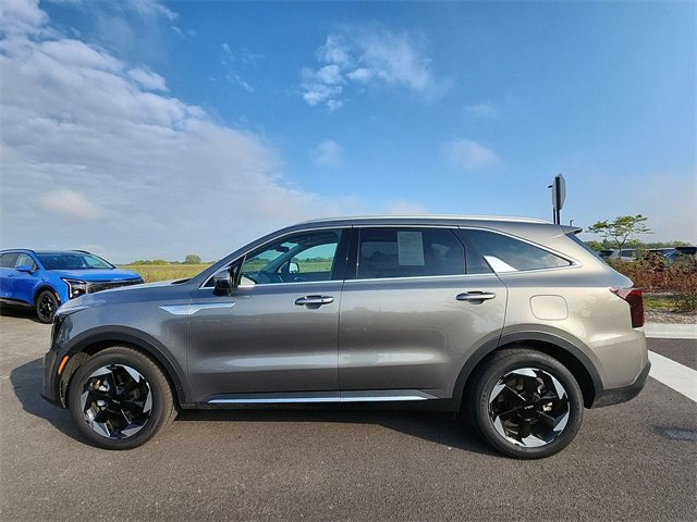 Used 2025 Kia Sorento EX w/ EX Panoramic Sunroof Package image 5