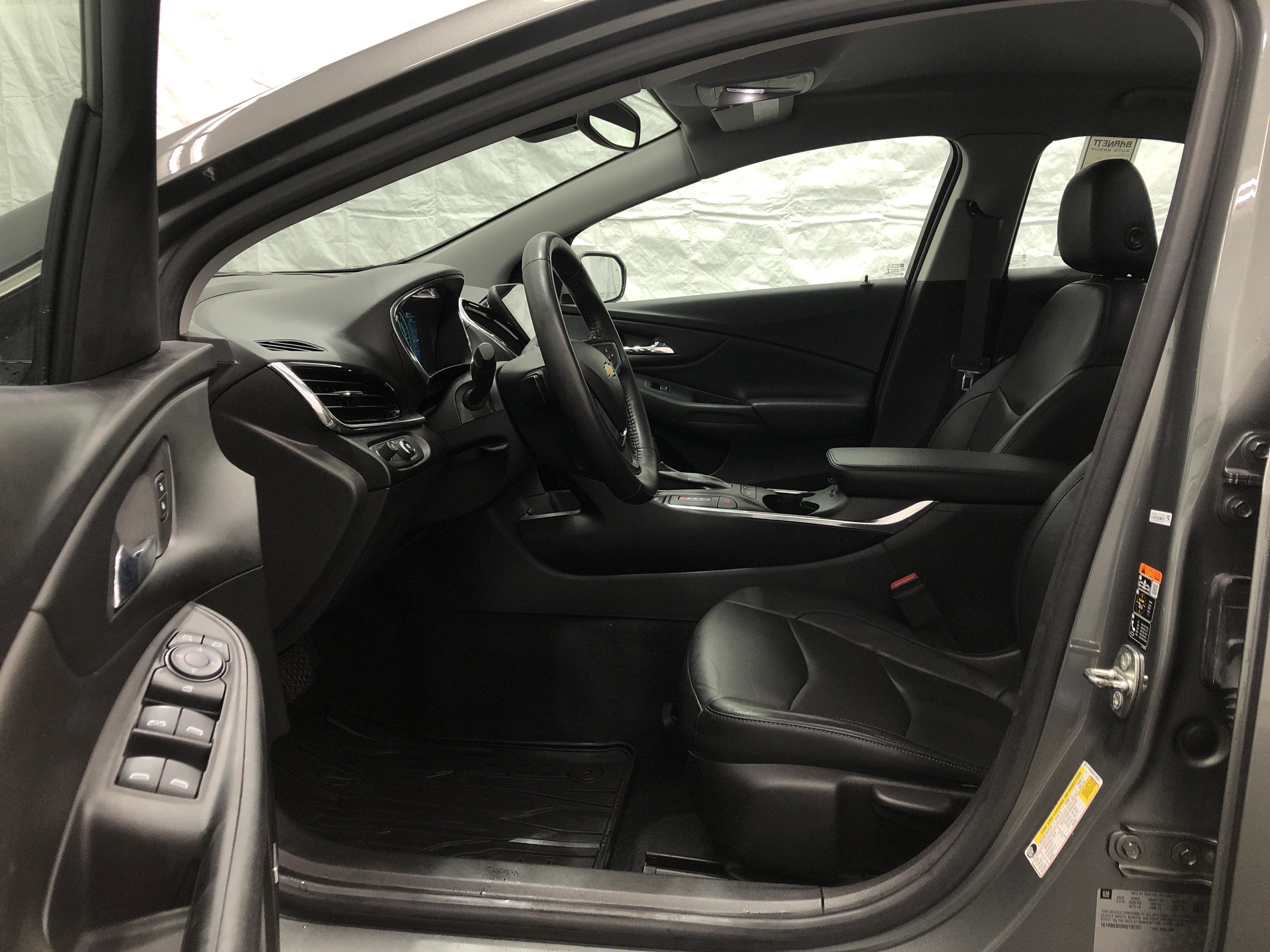 Used 2017 Chevrolet Volt Premier w/ Driver Confidence II Package image 11