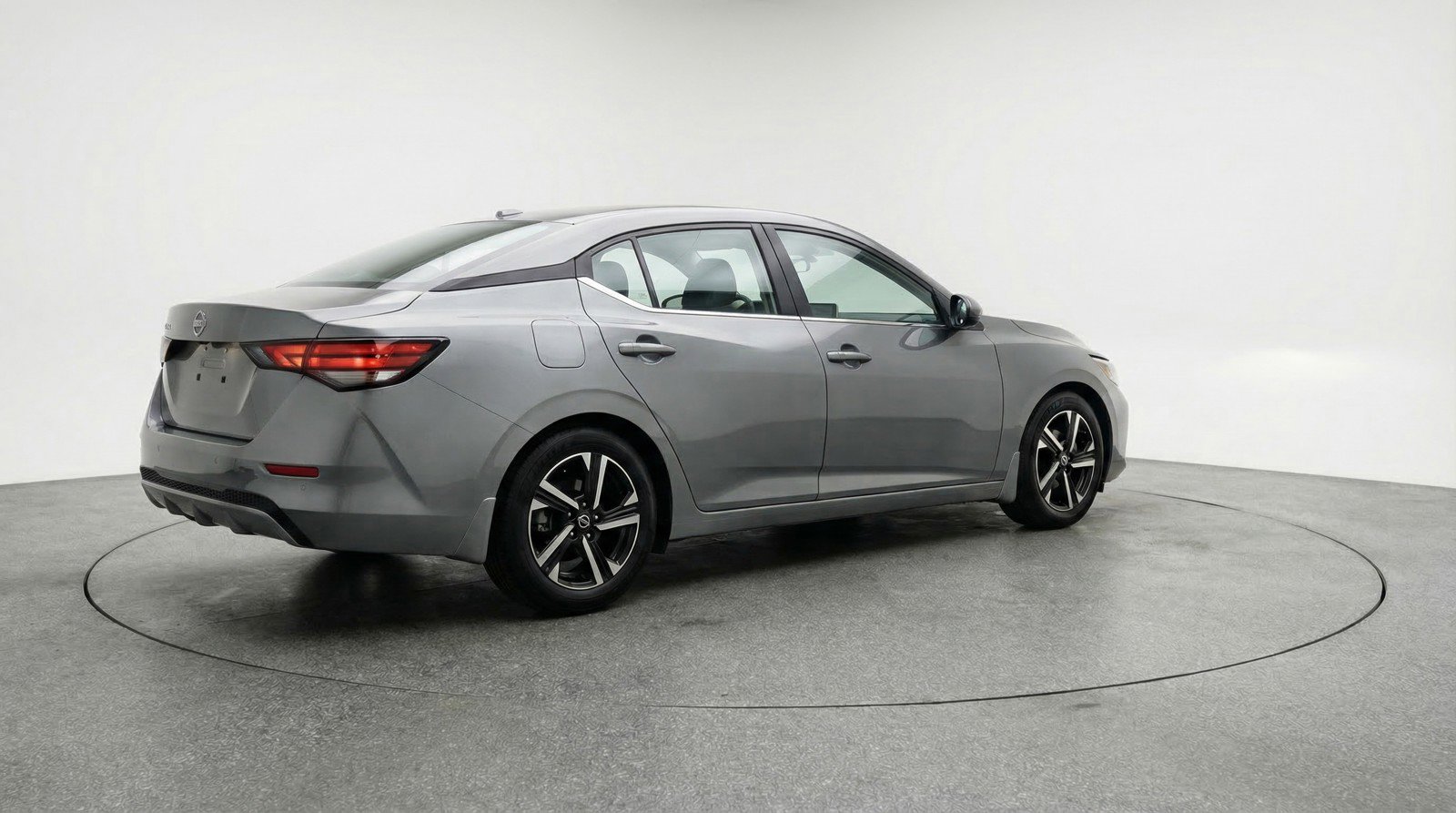 Used 2025 Nissan Sentra SV FWD image 9