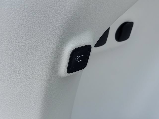 Used 2020 Jeep Cherokee Limited AWD/4WD image 9