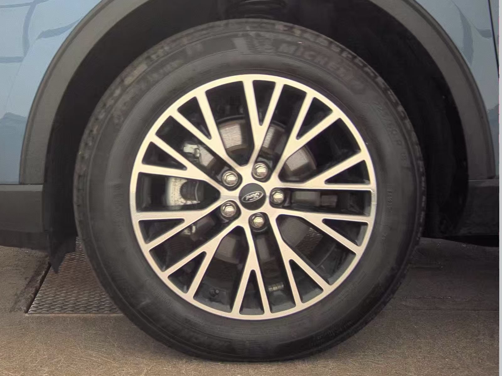 Used 2025 Ford Escape SE FWD image 10