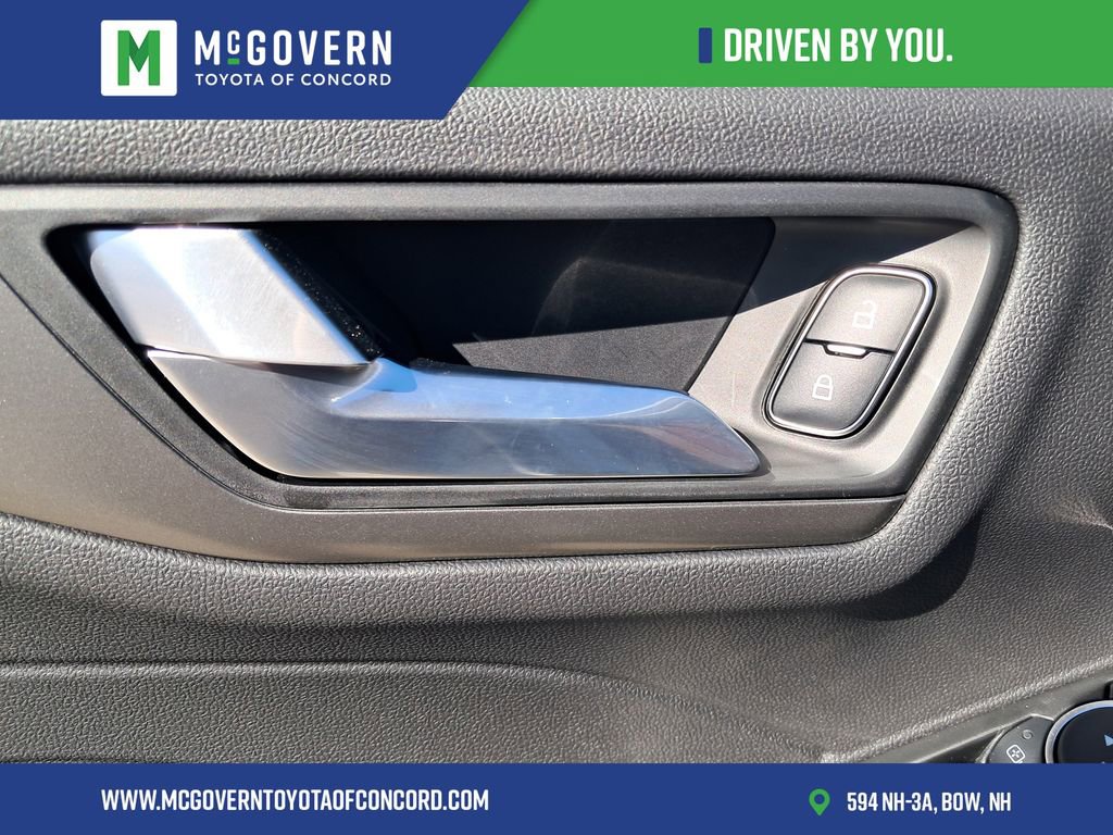 Used 2025 Ford Escape SE image 16