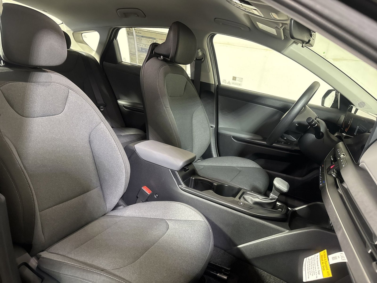 New 2025 Kia K4 LXS image 28