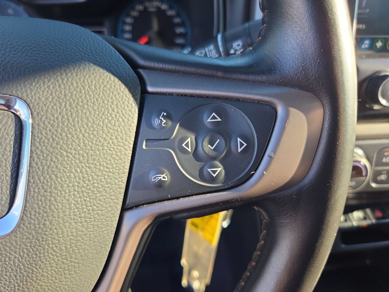 Used 2021 GMC Canyon AT4 w/ Driver Alert Package AWD/4WD image 26