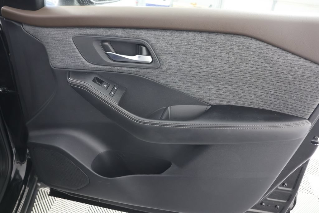 Used 2023 Nissan Rogue SV AWD/4WD image 26