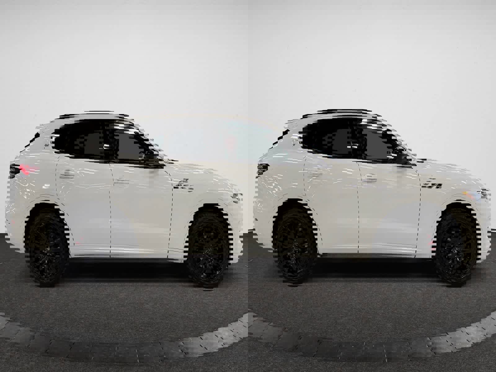 Used 2022 Maserati Levante GT image 10