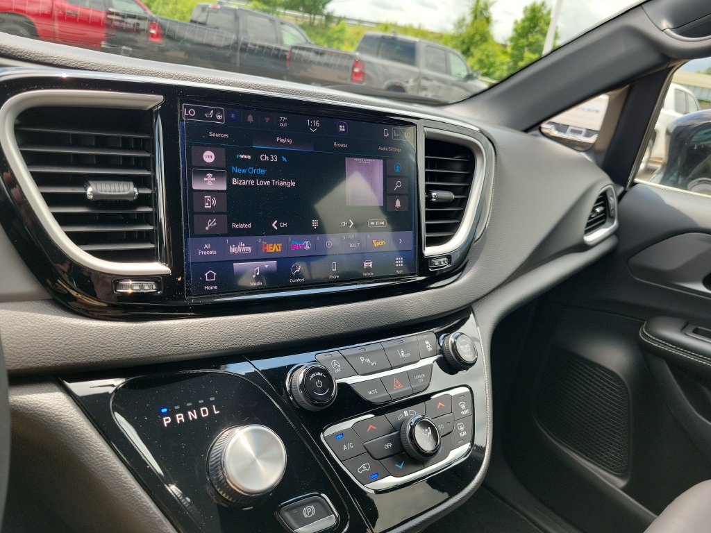 New 2027 Chrysler Pacifica LX FWD image 20