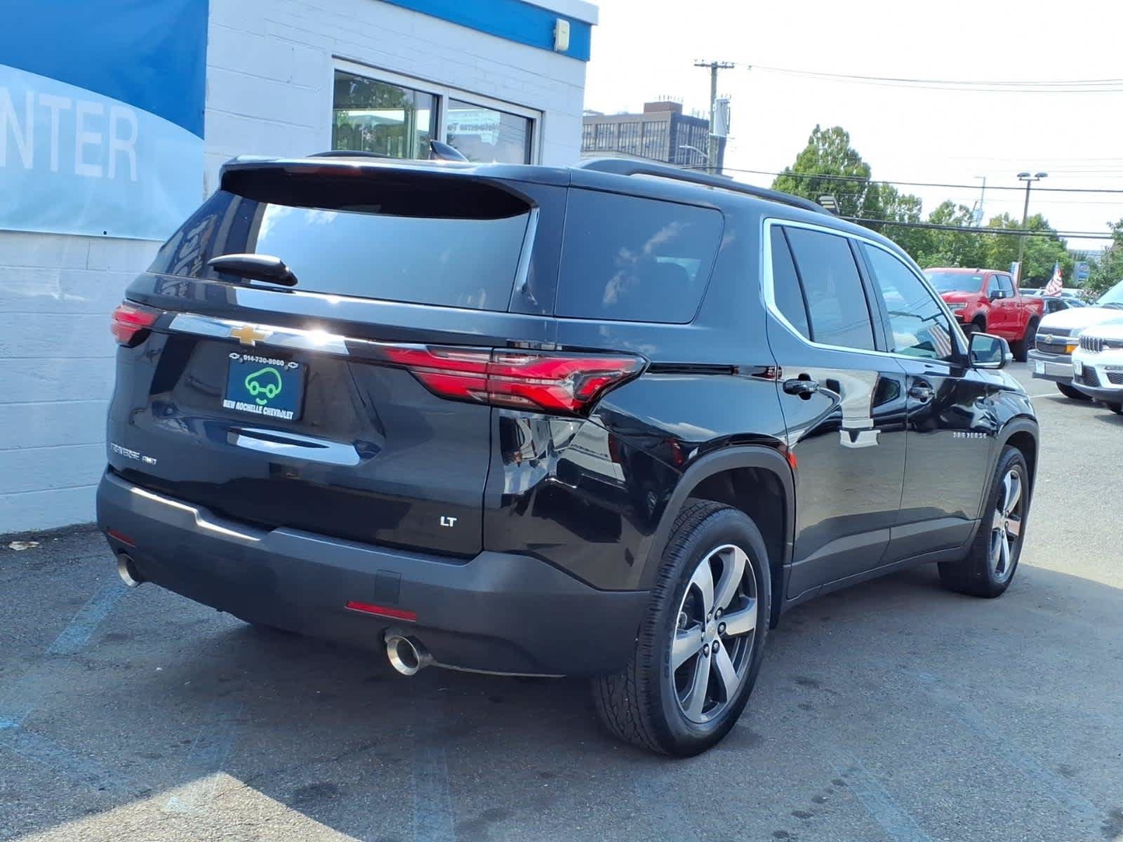 Certified 2023 Chevrolet Traverse LT w/ LT Premium Package AWD/4WD image 6