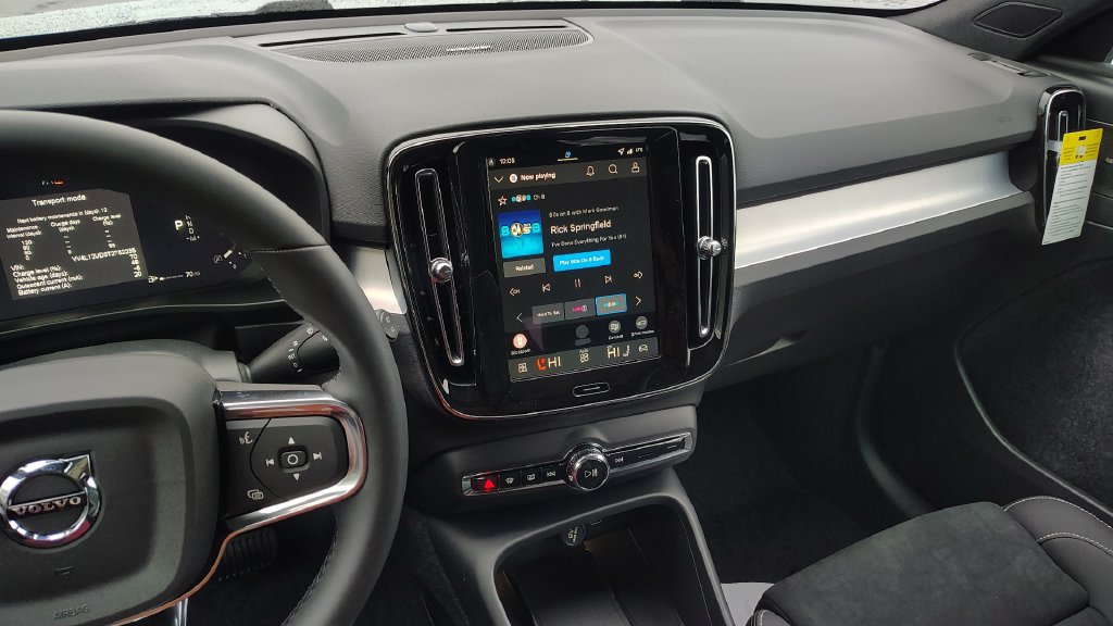 New 2026 Volvo XC40 B5 Ultra w/ Climate Package AWD/4WD image 19