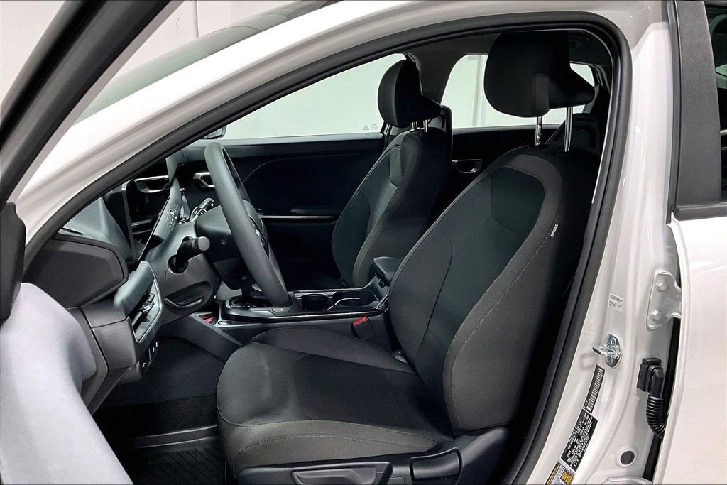 New 2026 Kia K4 FWD image 24
