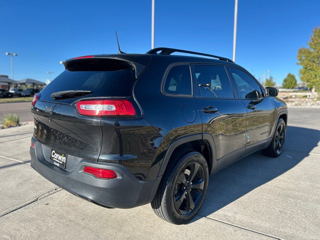 Used 2016 Jeep Cherokee Latitude w/ Cold Weather Group AWD/4WD image 9