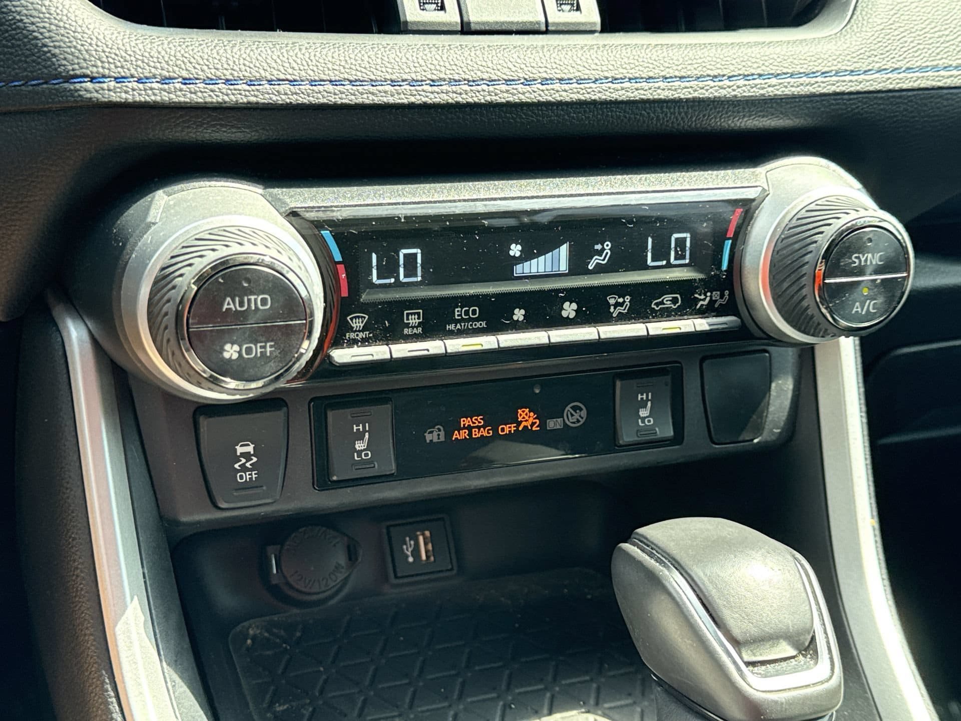 Certified 2024 Toyota RAV4 XSE AWD/4WD image 17