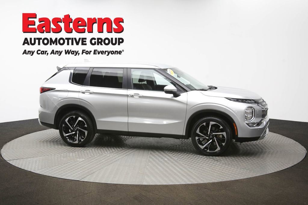 Used 2024 Mitsubishi Outlander SE image 45