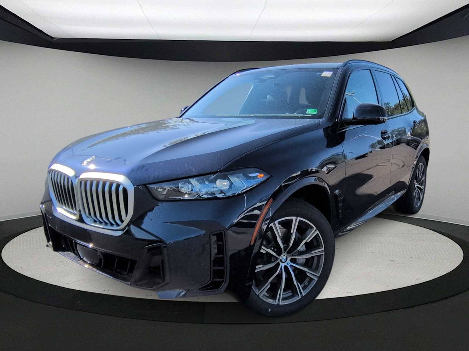 Used 2026 BMW X5 xDrive40i w/ M Sport Package image 1