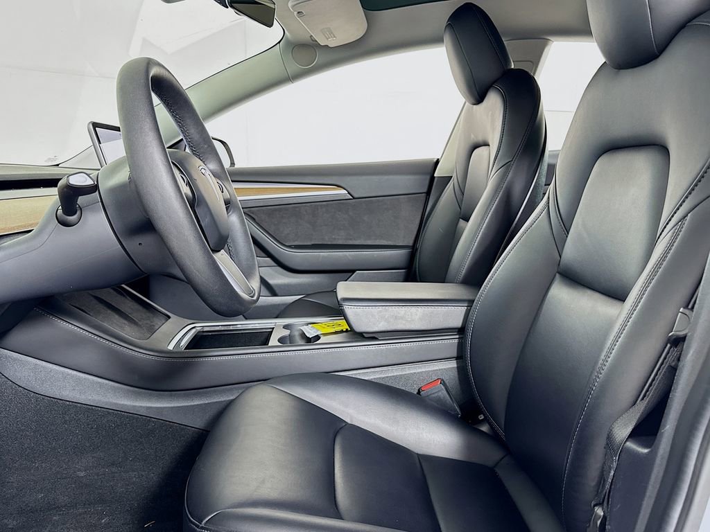 Used 2021 Tesla Model 3 Standard Range Plus image 8