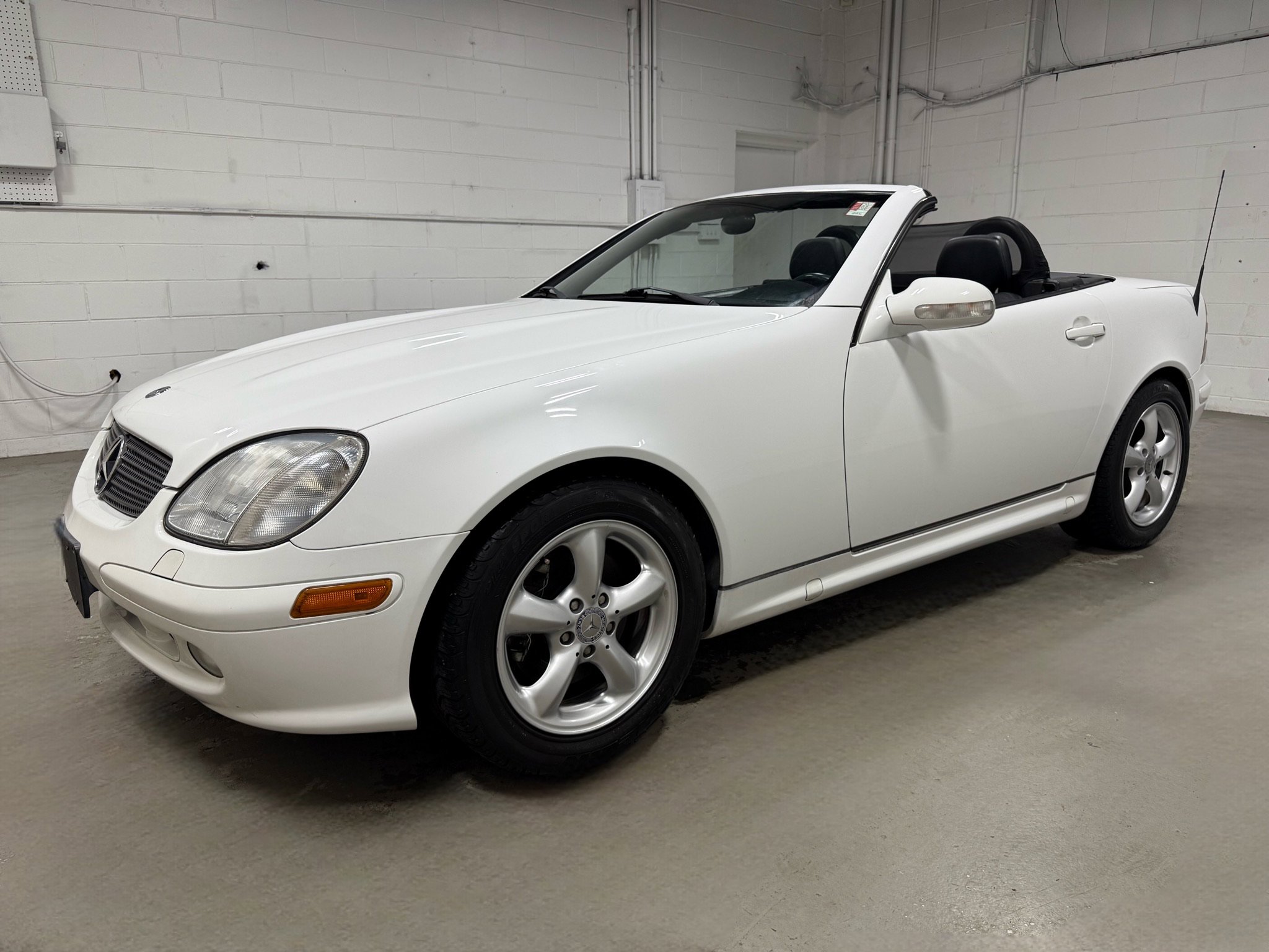 Used 2001 Mercedes-Benz SLK 320 image 1