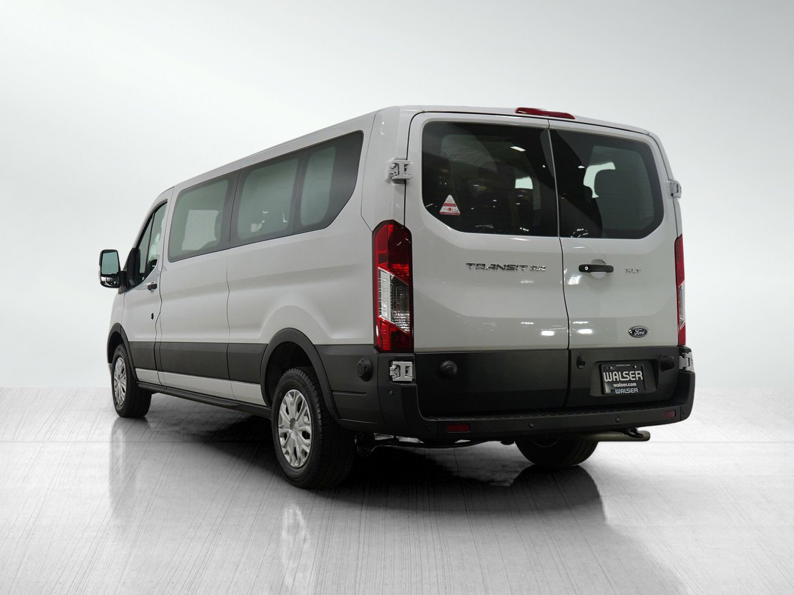 Used 2024 Ford Transit 350 XLT image 3