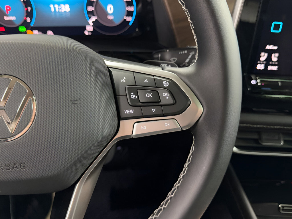 New 2026 Volkswagen Atlas SE image 13