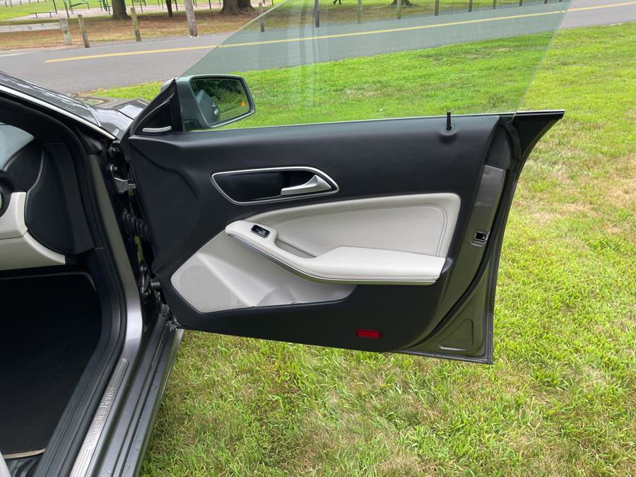 Used 2016 Mercedes-Benz CLA 250 image 33