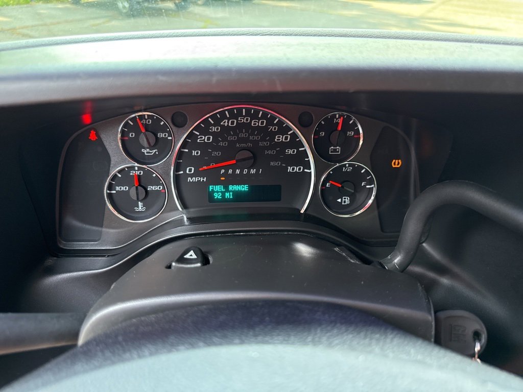 Used 2019 Chevrolet Express 2500 image 2