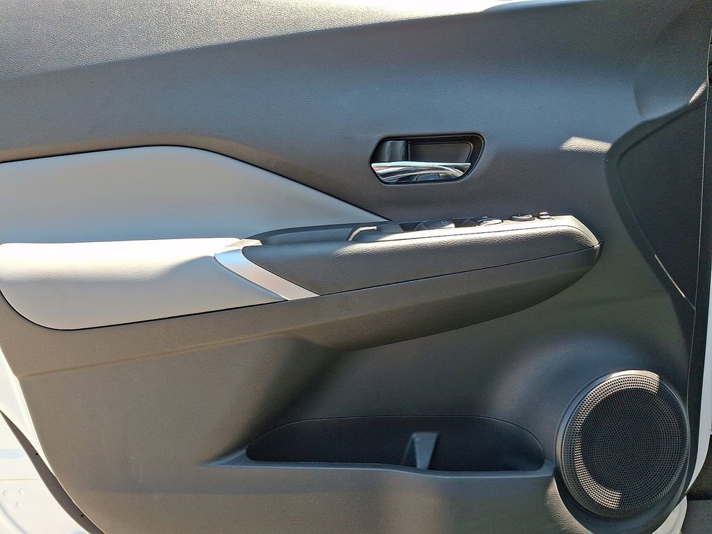 Certified 2023 Nissan Kicks SR w/ SR Premium Package FWD image 14