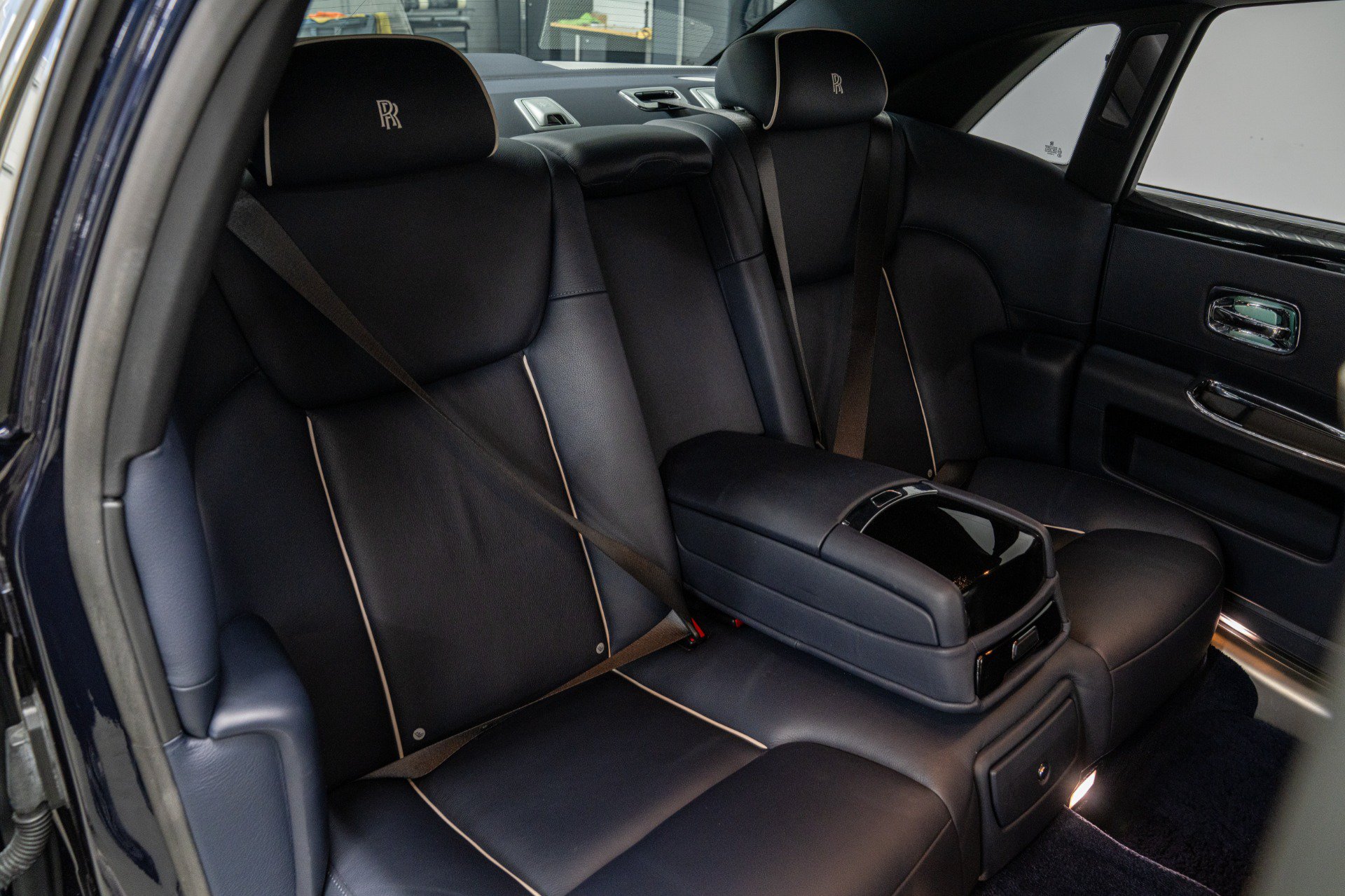 Used 2020 Rolls-Royce Ghost RWD image 27