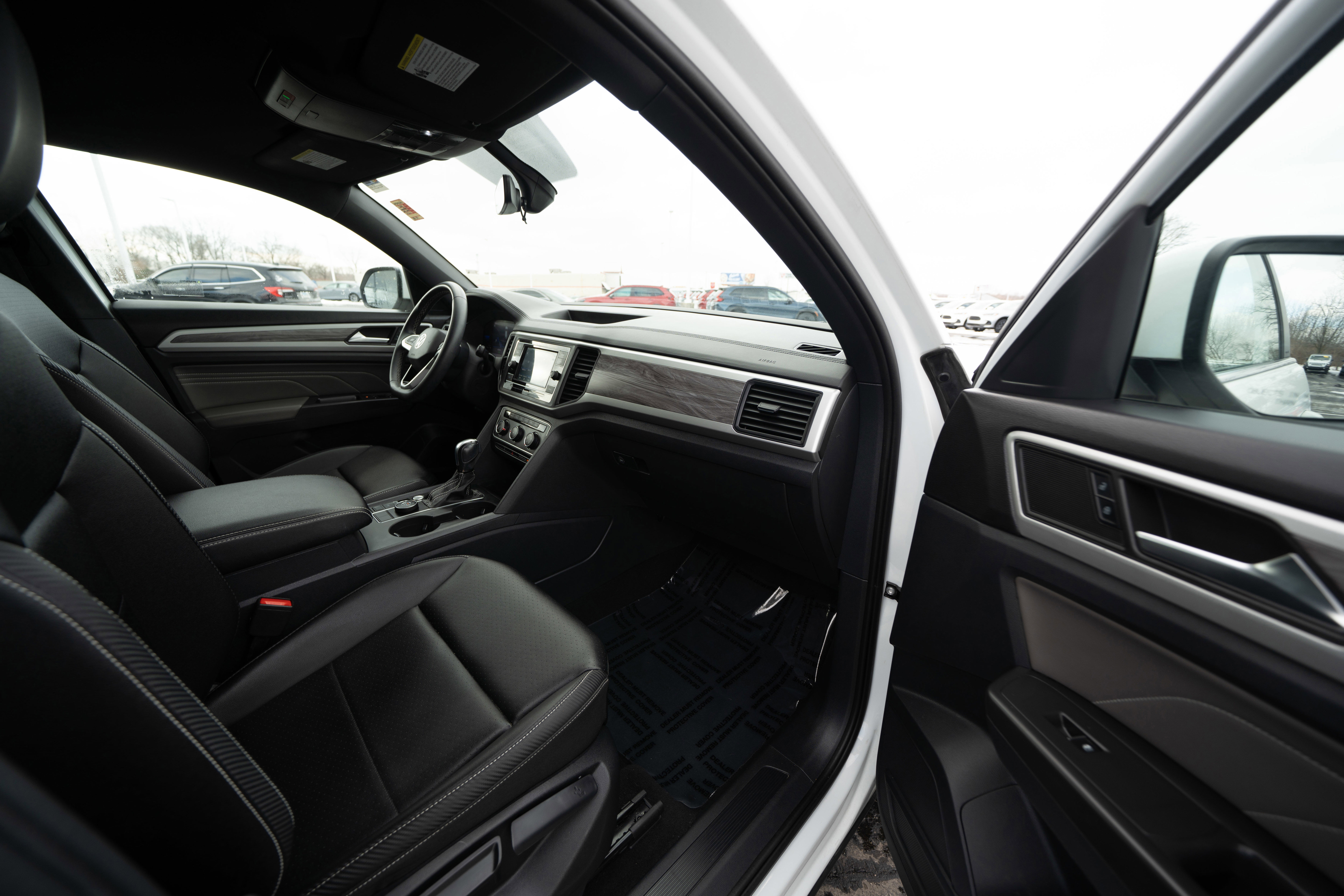 Used 2023 Volkswagen Atlas Cross Sport SE image 26