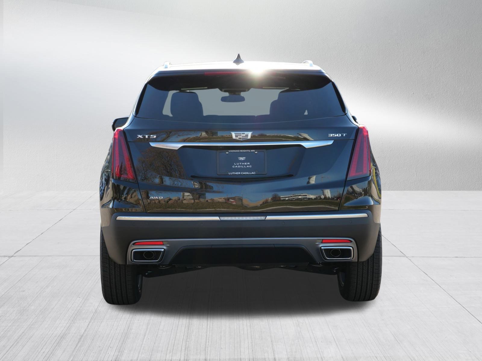 New 2025 Cadillac XT5 Premium Luxury w/ LPO, Floor Liner Package AWD/4WD image 5