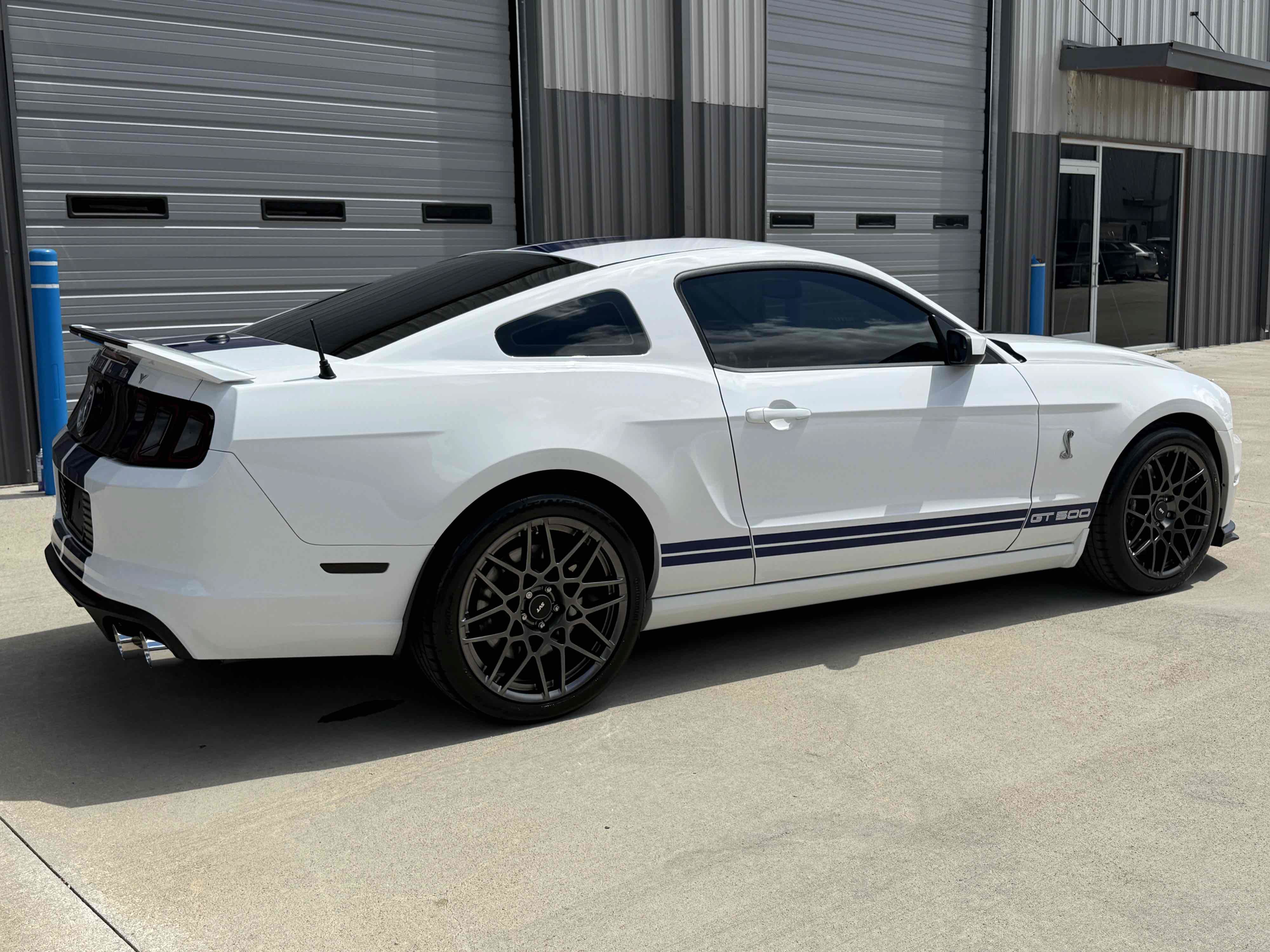 Used 2014 Ford Mustang Shelby GT500 w/ Equipment Group 821A RWD image 40