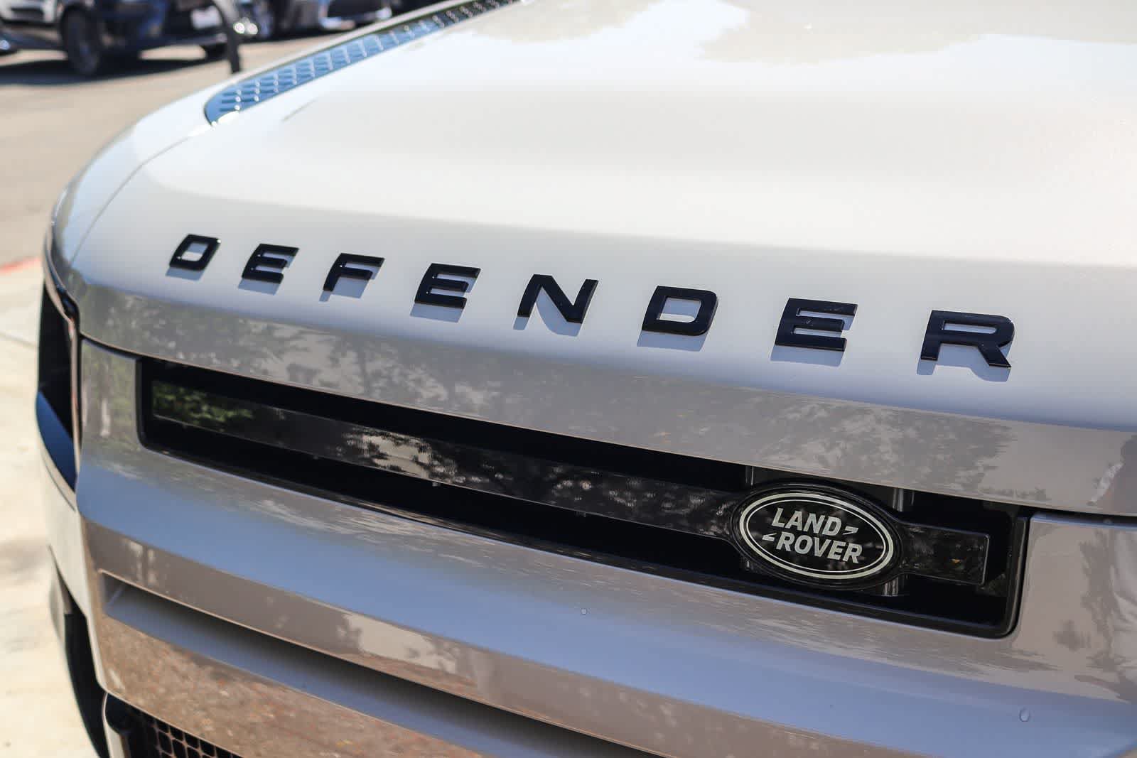 New 2026 Land Rover Defender 110 X-Dynamic SE AWD/4WD image 11
