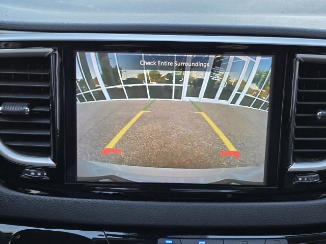 Used 2024 Chrysler Pacifica Touring-L FWD image 18