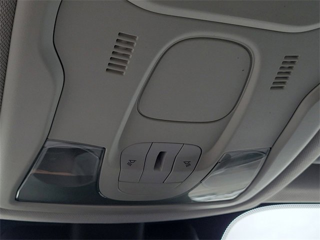 Used 2018 Jeep Renegade Altitude w/ Safety & Security Group image 18