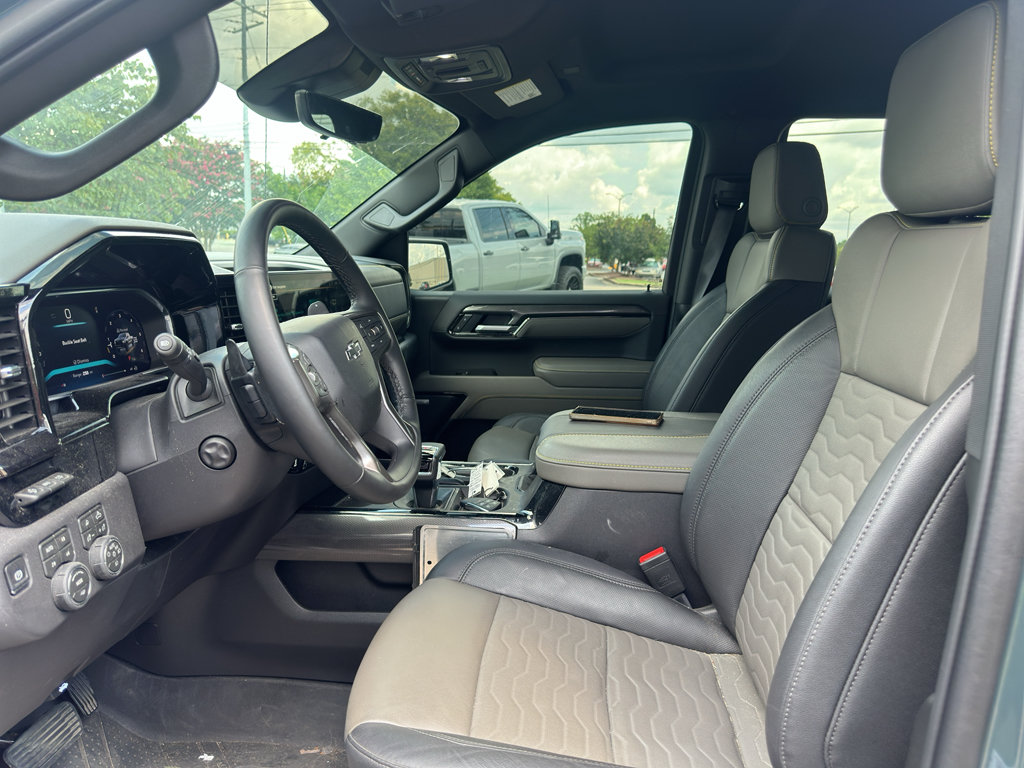 Used 2026 Chevrolet Silverado 1500 ZR2 w/ Dark Appearance Package AWD/4WD image 19