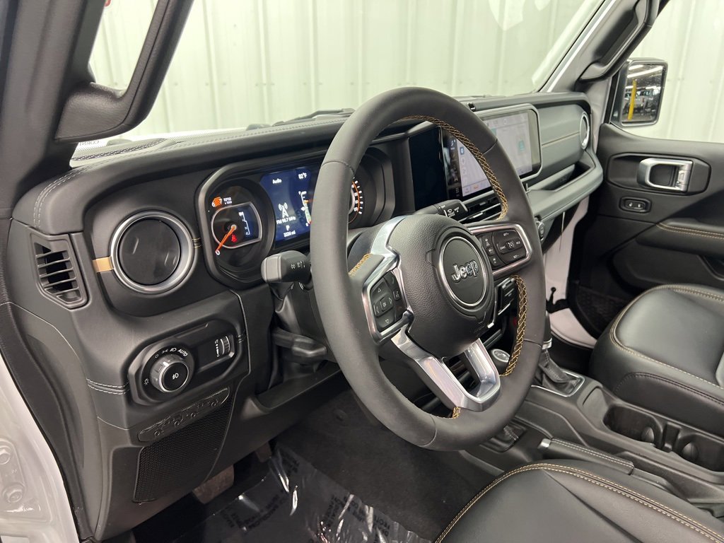 Used 2024 Jeep Wrangler Sahara image 16