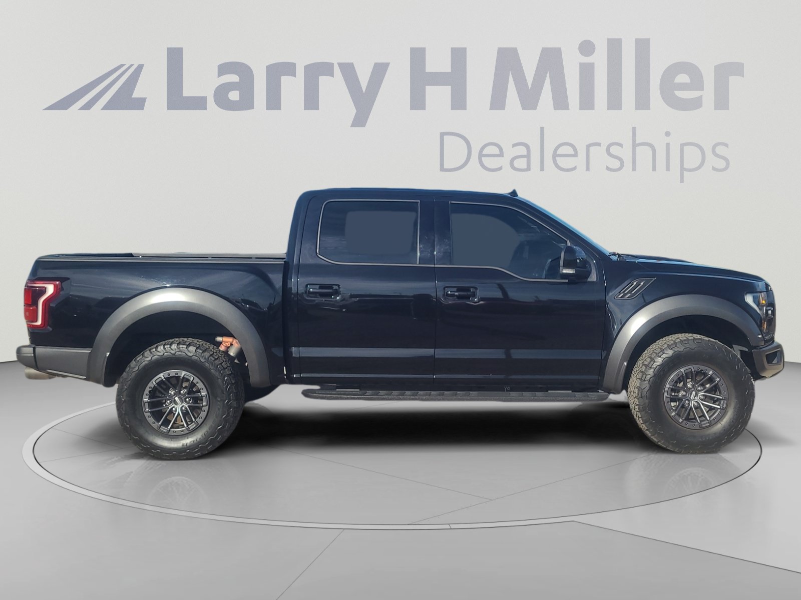 Used 2019 Ford F150 Raptor w/ Equipment Group 802A Luxury AWD/4WD image 6