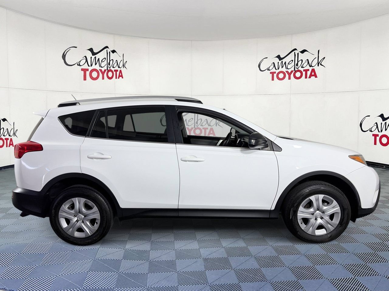Used 2015 Toyota RAV4 LE FWD image 9