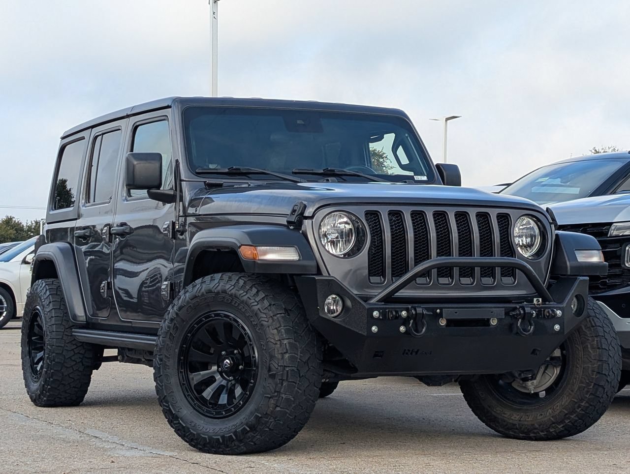 Used 2019 Jeep Wrangler Unlimited Sport AWD/4WD image 2