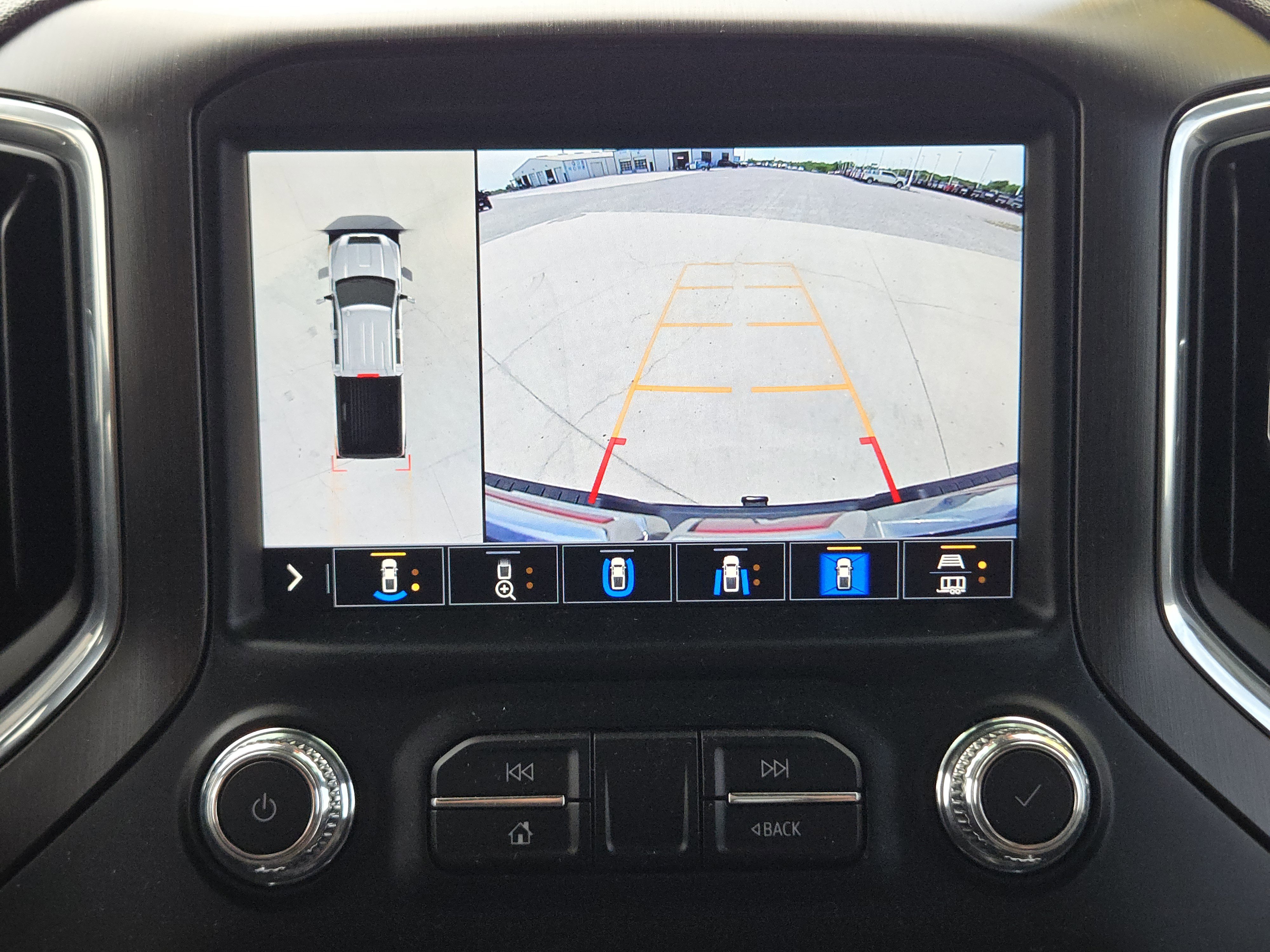 Used 2022 GMC Sierra 2500 AT4 w/ AT4 Premium Plus Package image 19