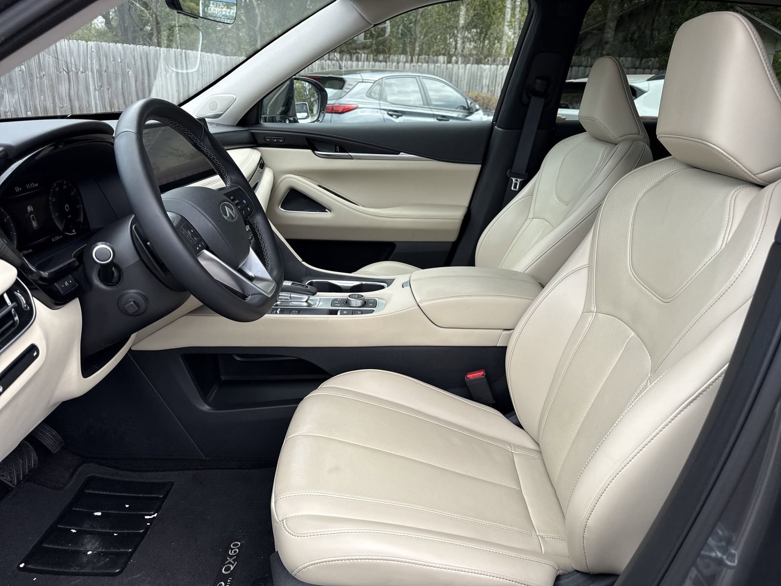 Used 2025 INFINITI QX60 Sensory image 9