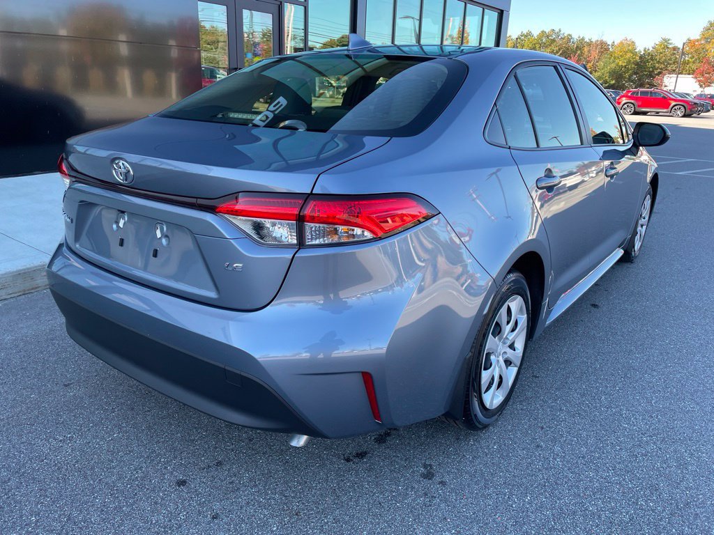Used 2024 Toyota Corolla LE FWD image 4