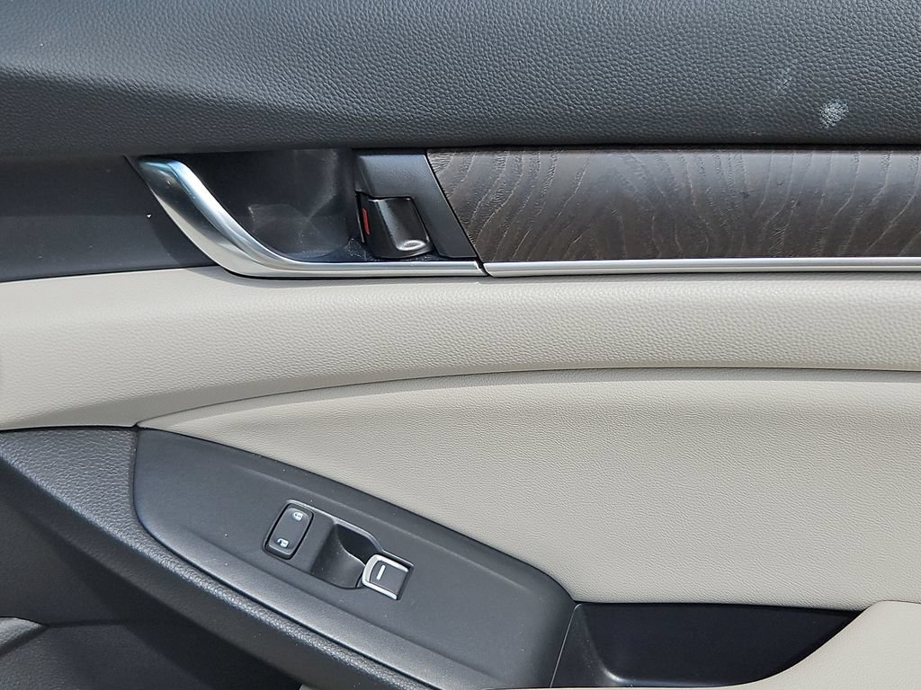 Used 2022 Honda Accord Touring image 30