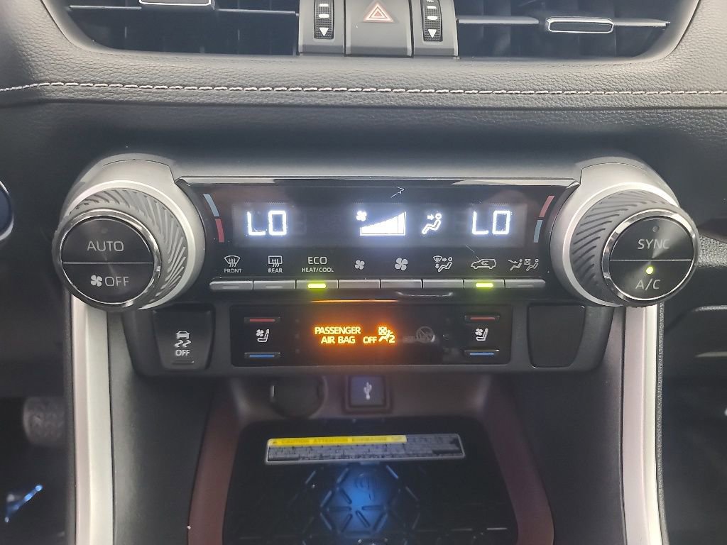 Used 2020 Toyota RAV4 Limited AWD/4WD image 36