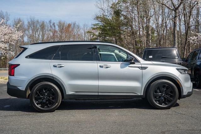 Used 2021 Kia Sorento S w/ Panoramic Sunroof Package image 4