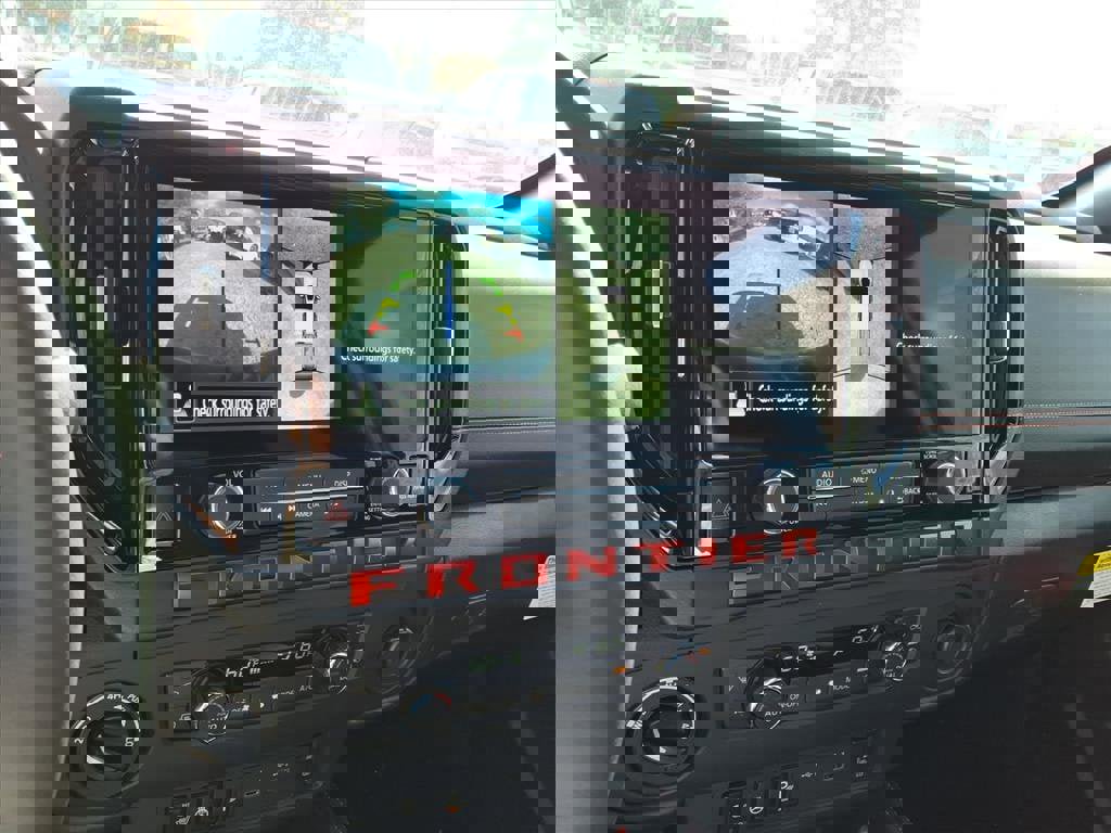 New 2026 Nissan Frontier PRO-4X w/ Pro-4x Convenience Package image 8