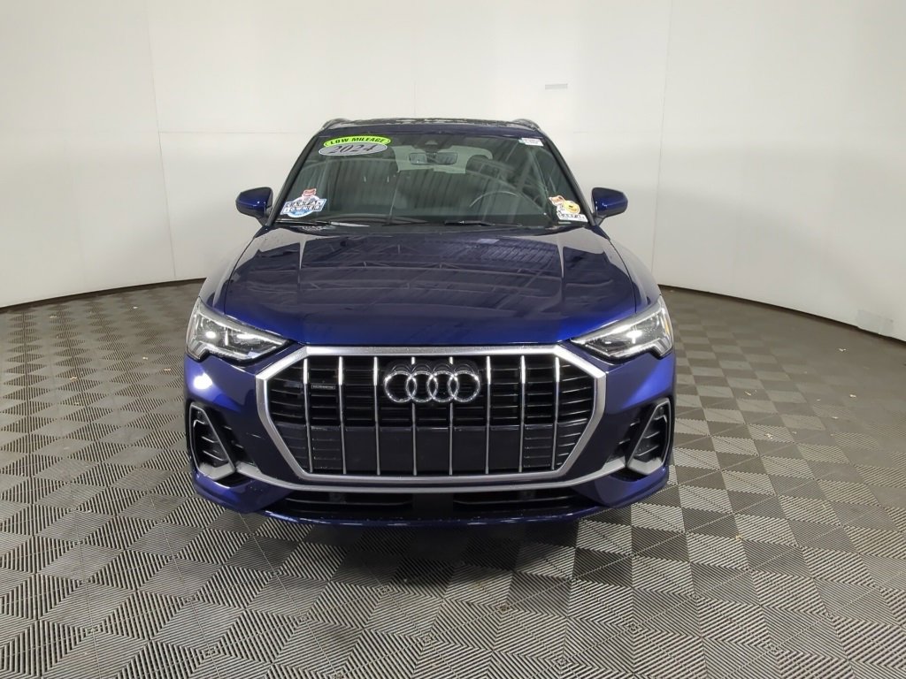 Used 2024 Audi Q3 2.0T Premium Plus w/ Premium Plus Package image 3