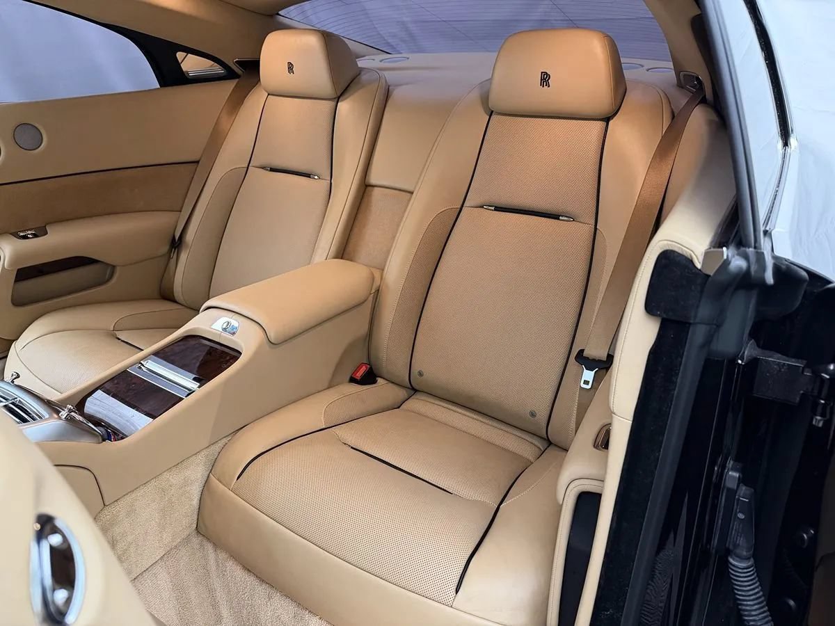Used 2016 Rolls-Royce Wraith RWD image 25