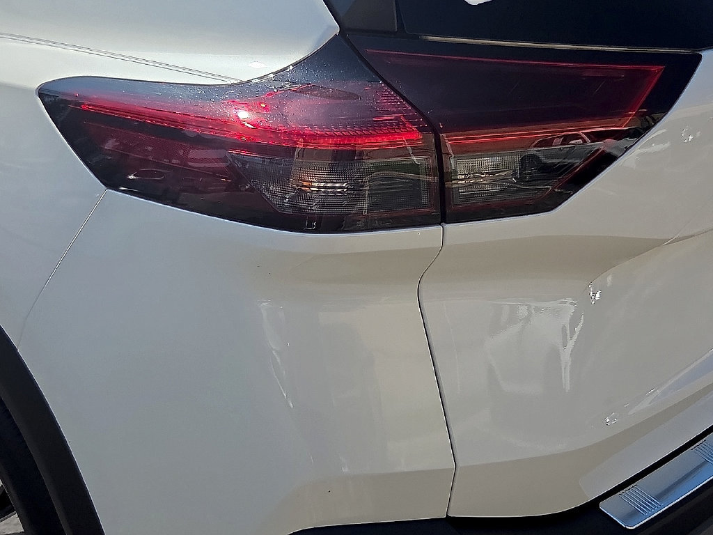 Used 2022 Nissan Rogue SV w/ SV Premium Package FWD image 9