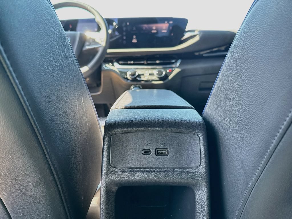 Used 2025 Buick Envista Sport Touring w/ Experience Buick Package FWD image 22
