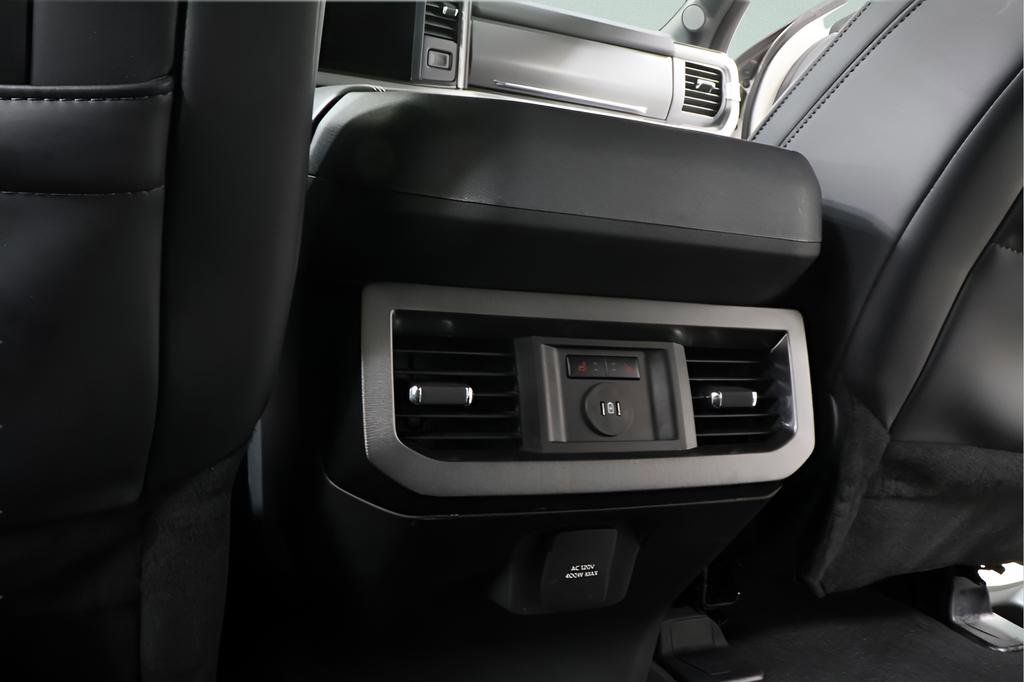 Used 2025 Ford F250 Platinum image 28