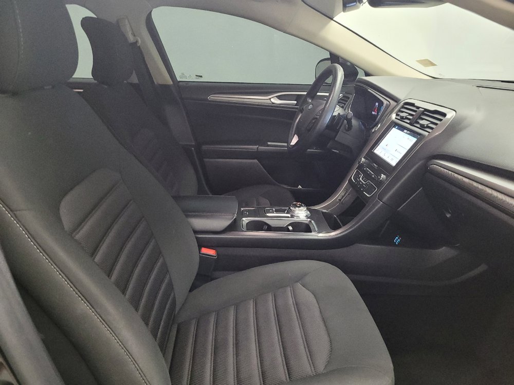 Used 2019 Ford Fusion SE FWD image 21